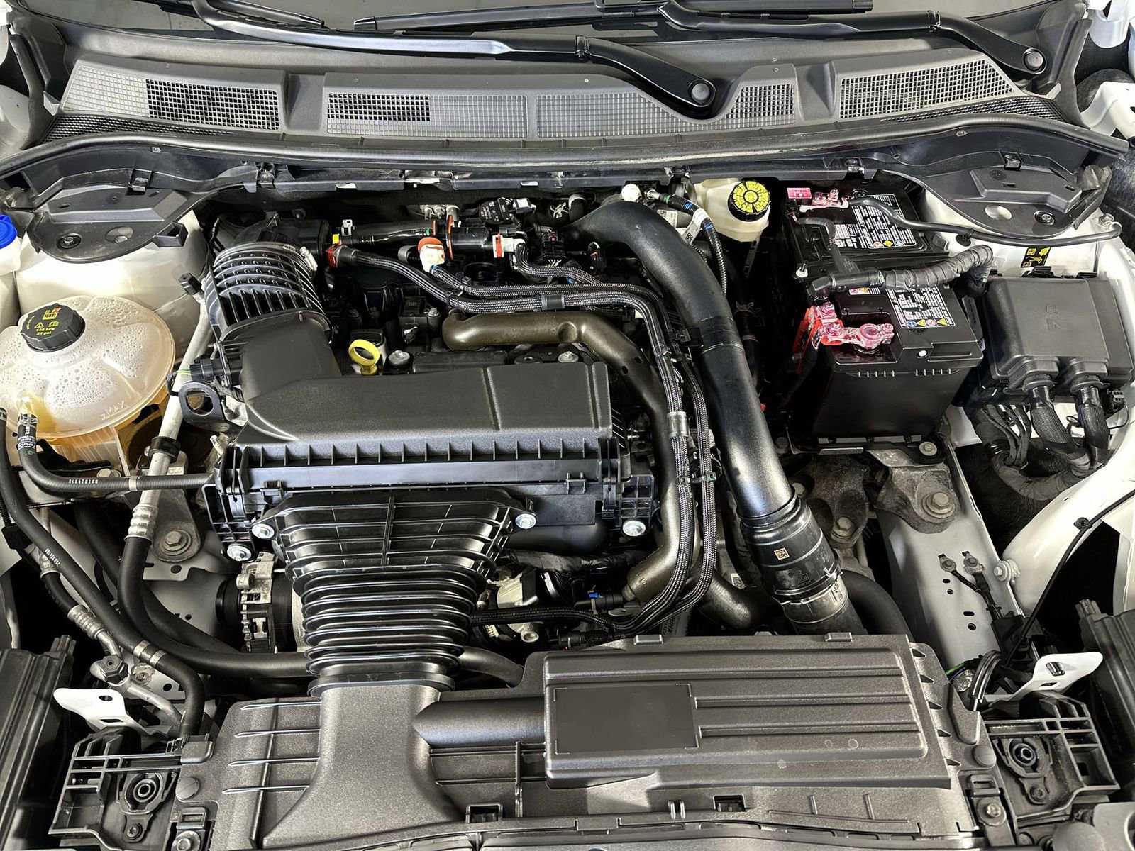 Used 2025 Lincoln Corsair FWD w/ Equipment Group 101A image 32