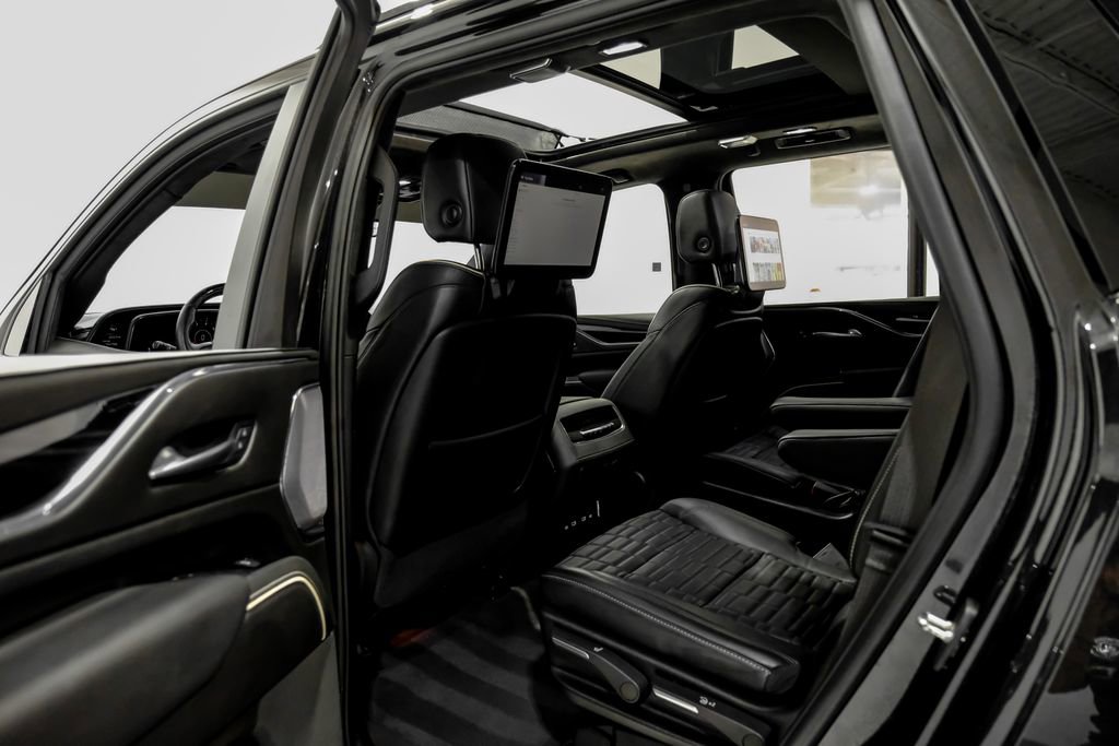 Used 2024 Cadillac Escalade V w/ LPO, ONYX Package image 38
