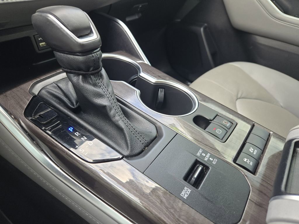 Used 2022 Toyota Highlander Platinum FWD image 22