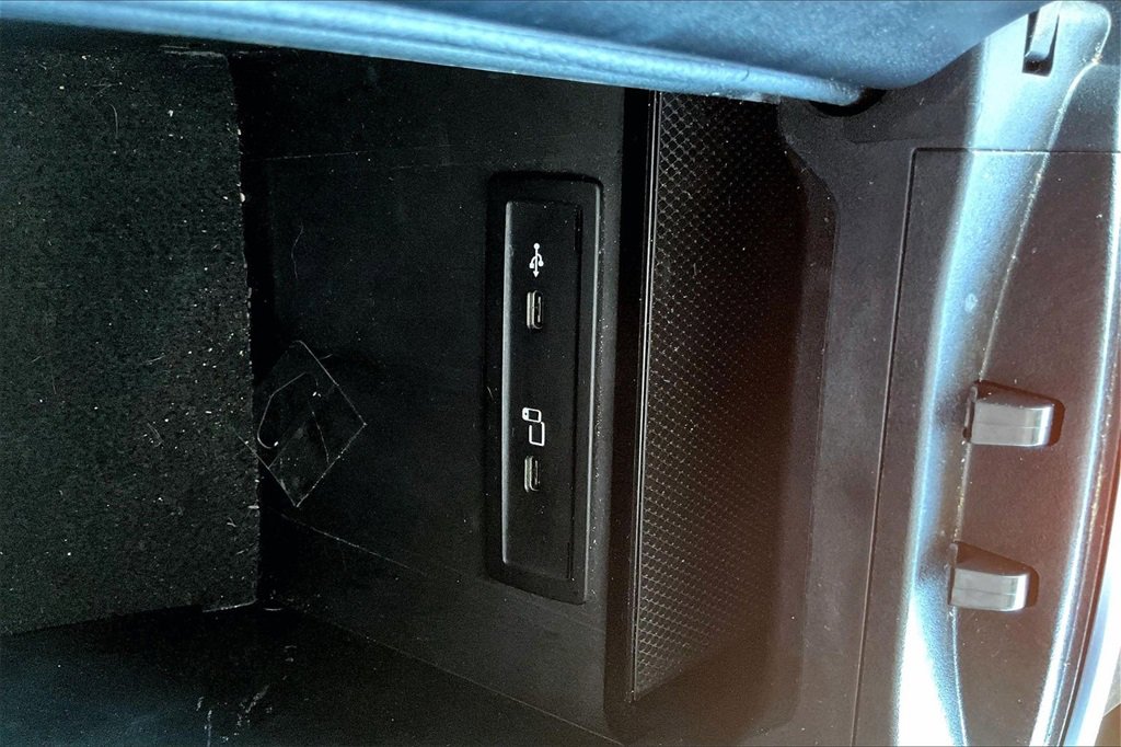 Used 2020 Mercedes-Benz GLC 300 4MATIC image 32