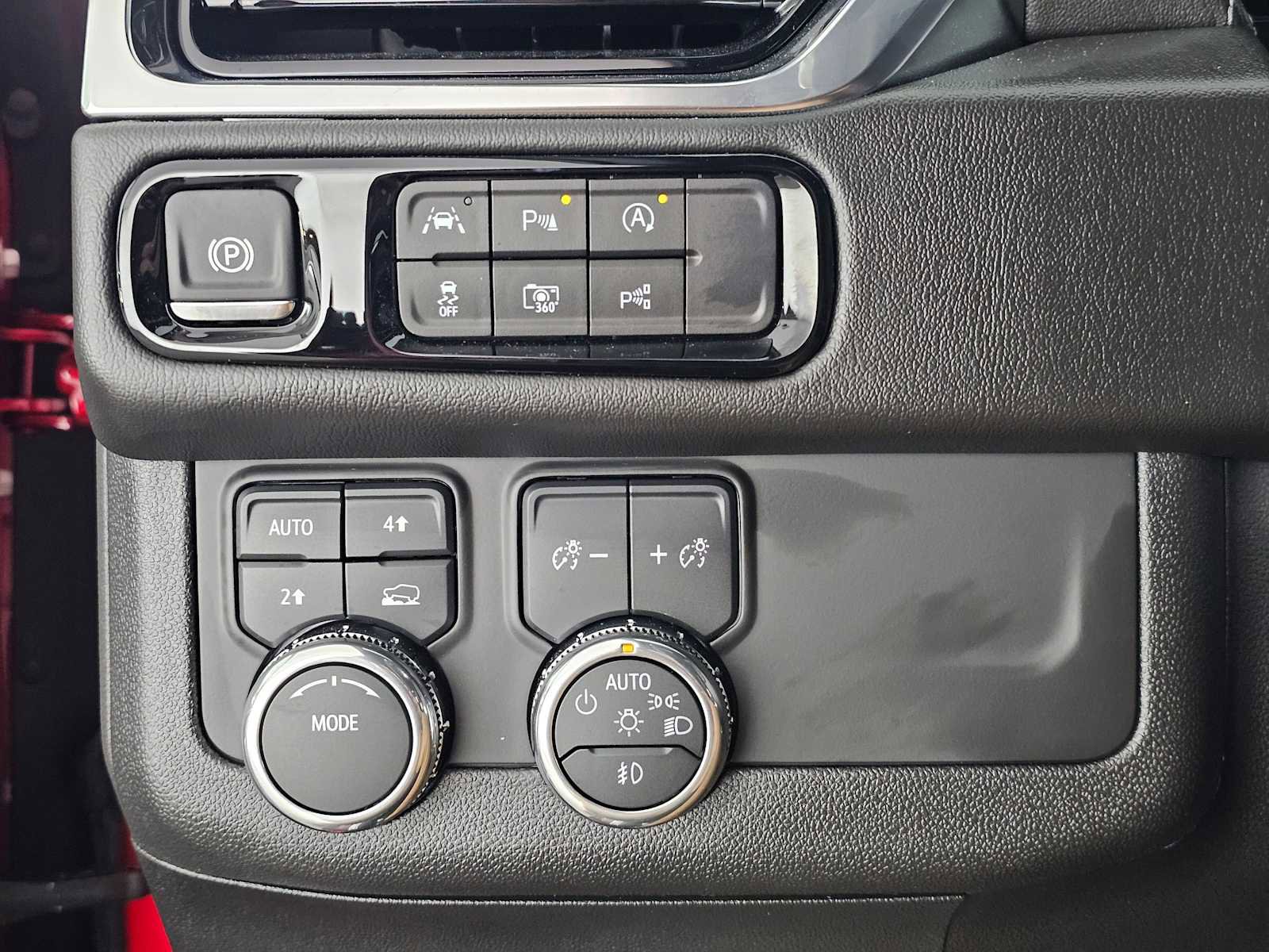 New 2025 GMC Yukon XL Denali w/ Sun & Power Step Package image 29