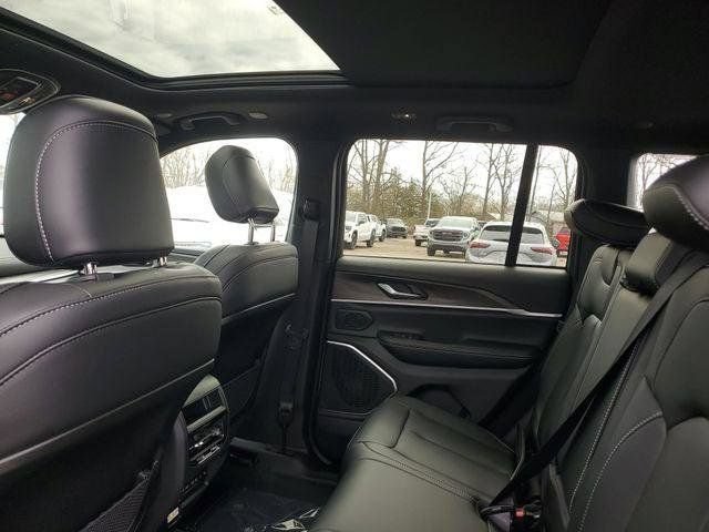 New 2026 Jeep Grand Cherokee Limited w/ Limited Altitude Package AWD/4WD image 10