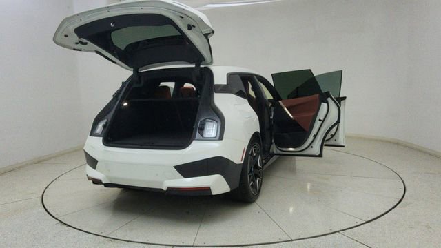 Used 2024 BMW iX xDrive50 w/ Premium Package AWD/4WD image 67