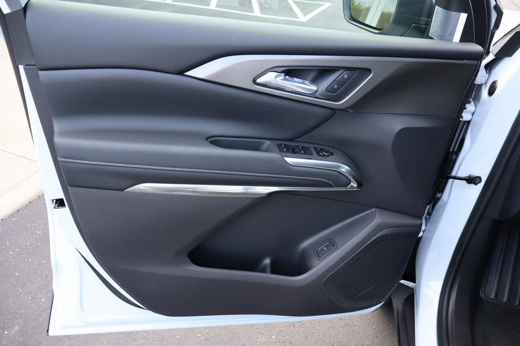 New 2026 Chevrolet Traverse LT w/ Driver Confidence Package image 4