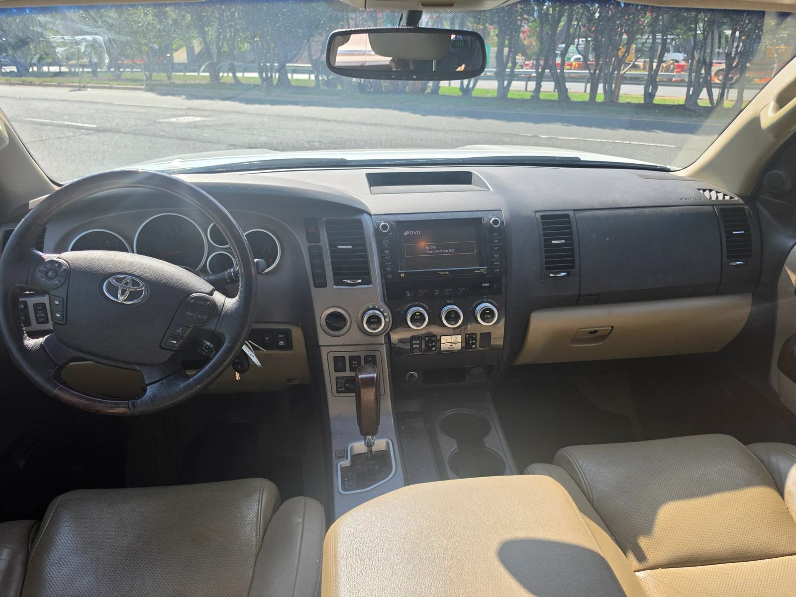 Used 2010 Toyota Sequoia Platinum AWD/4WD image 11