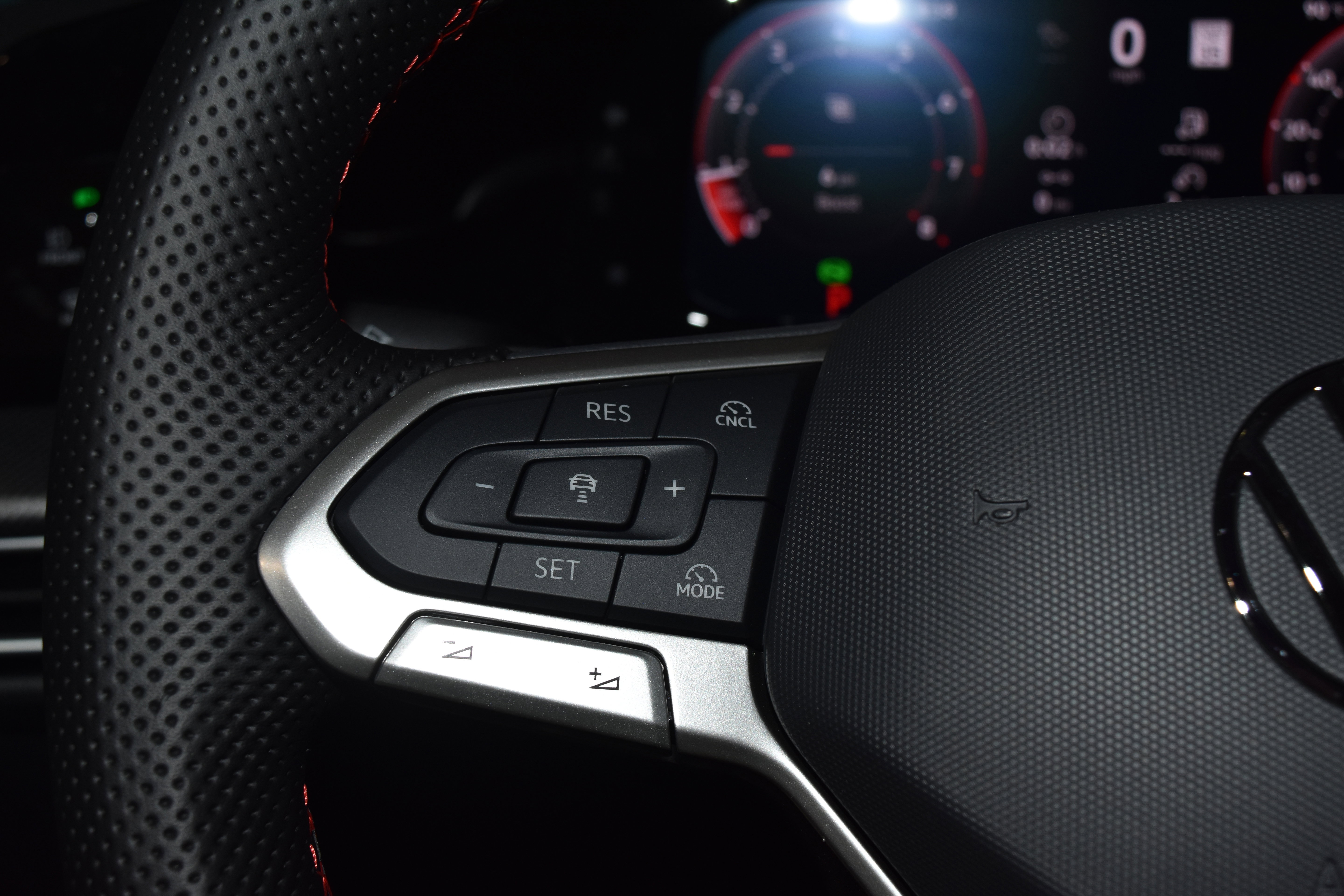 New 2026 Volkswagen GTI SE FWD image 6