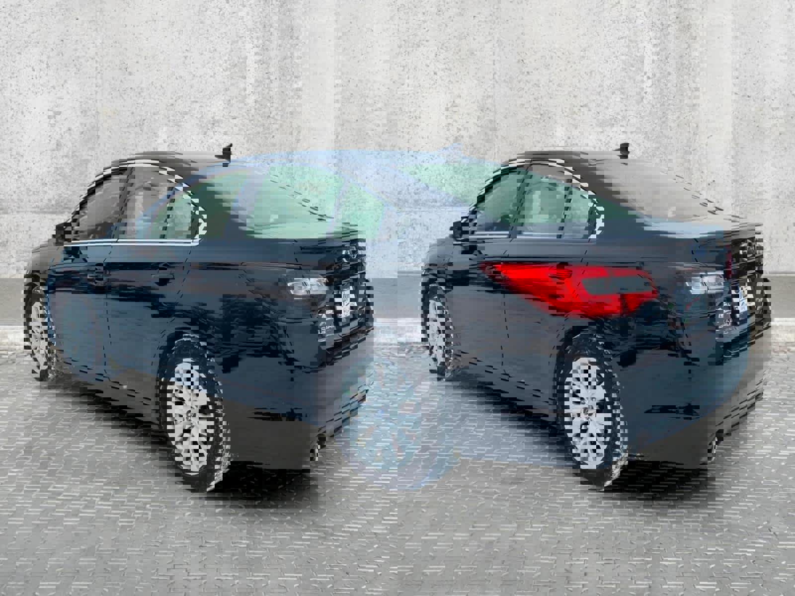 Used 2017 Subaru Legacy 2.5i Premium w/ Moonroof Package image 9