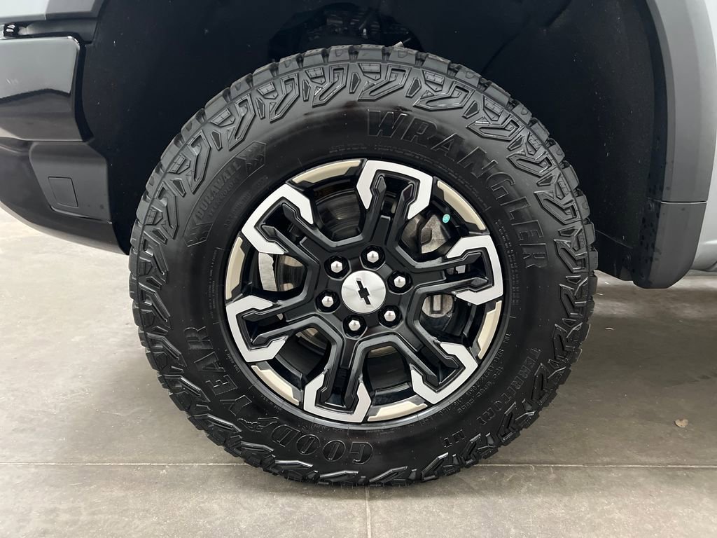 Used 2023 Chevrolet Silverado 1500 ZR2 w/ Technology Package AWD/4WD image 31