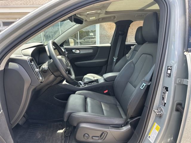 Certified 2026 Volvo XC40 B5 Plus AWD/4WD image 5