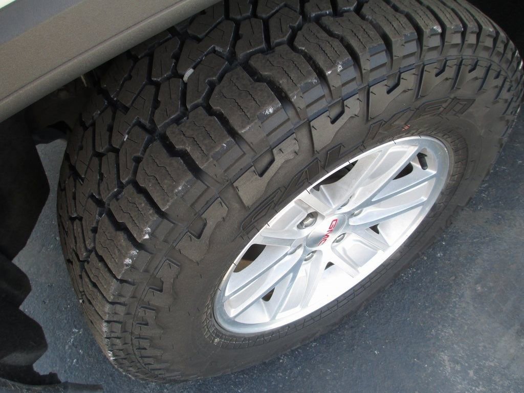 Used 2018 GMC Sierra 1500 SLE w/ SLE Value Package image 13