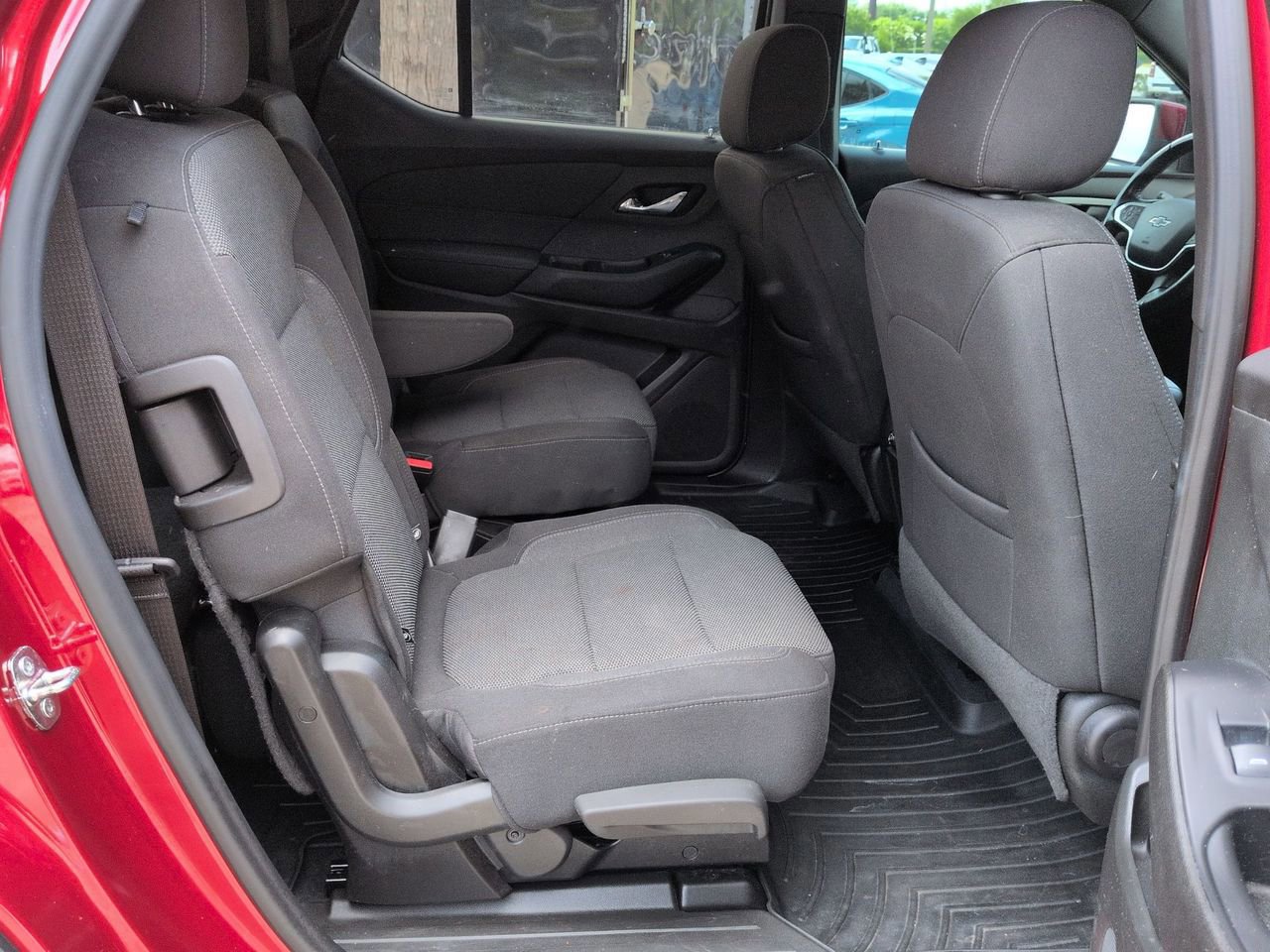 Used 2022 Chevrolet Traverse LT FWD image 24