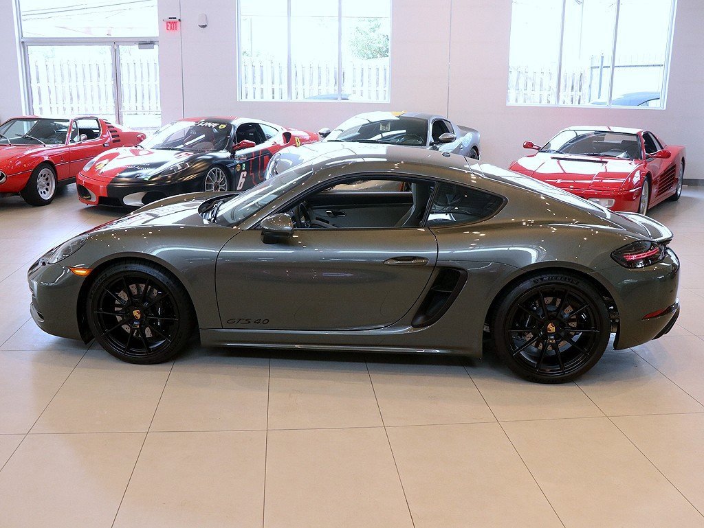 Used 2025 Porsche 718 Cayman GT4 image 3