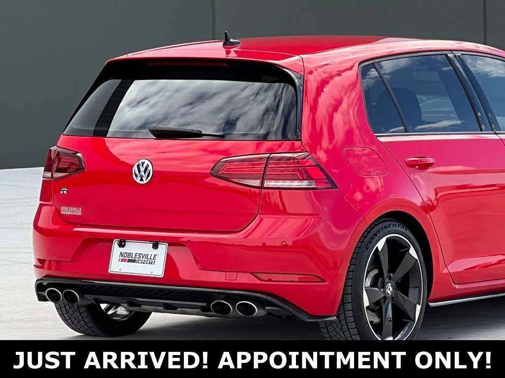 Used 2019 Volkswagen Golf R 4-Door image 32