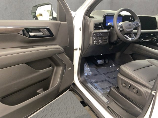 New 2026 Chevrolet Suburban Z71 w/ Z71 Off-Road Package AWD/4WD image 20