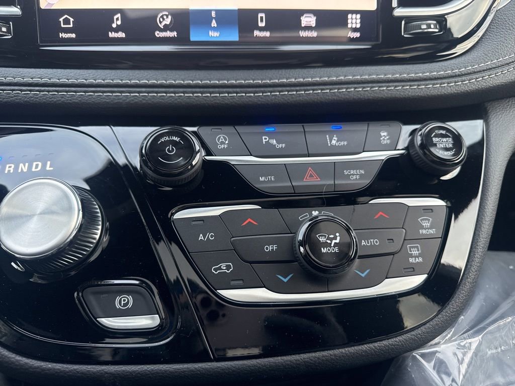 New 2026 Chrysler Pacifica Limited w/ S Appearance Package image 23