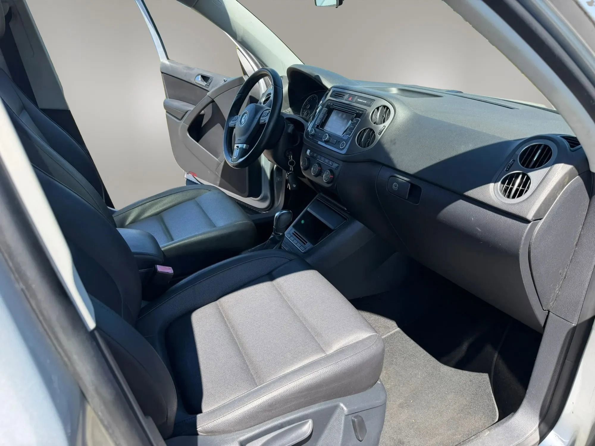 Used 2013 Volkswagen Tiguan SE FWD image 14