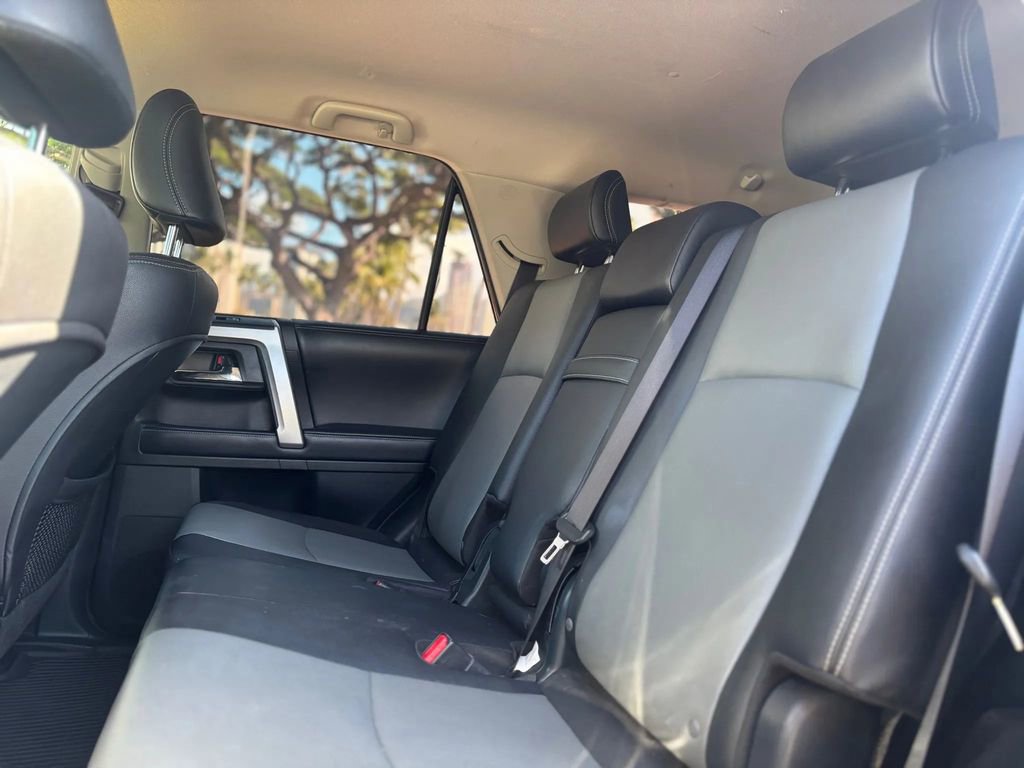 Used 2018 Toyota 4Runner SR5 image 11