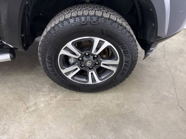 Used 2019 Toyota Tacoma TRD Sport image 22