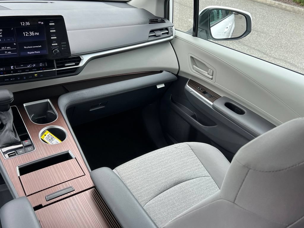 Certified 2023 Toyota Sienna LE FWD image 20