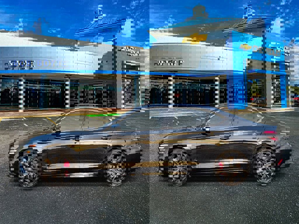 Used 2022 Genesis G70 3.3T image 7