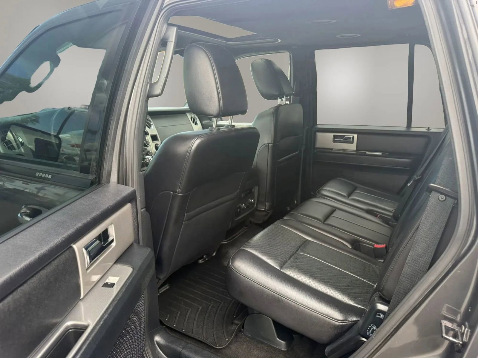 Used 2017 Ford Expedition Limited w/ Equipment Group 301A AWD/4WD image 36
