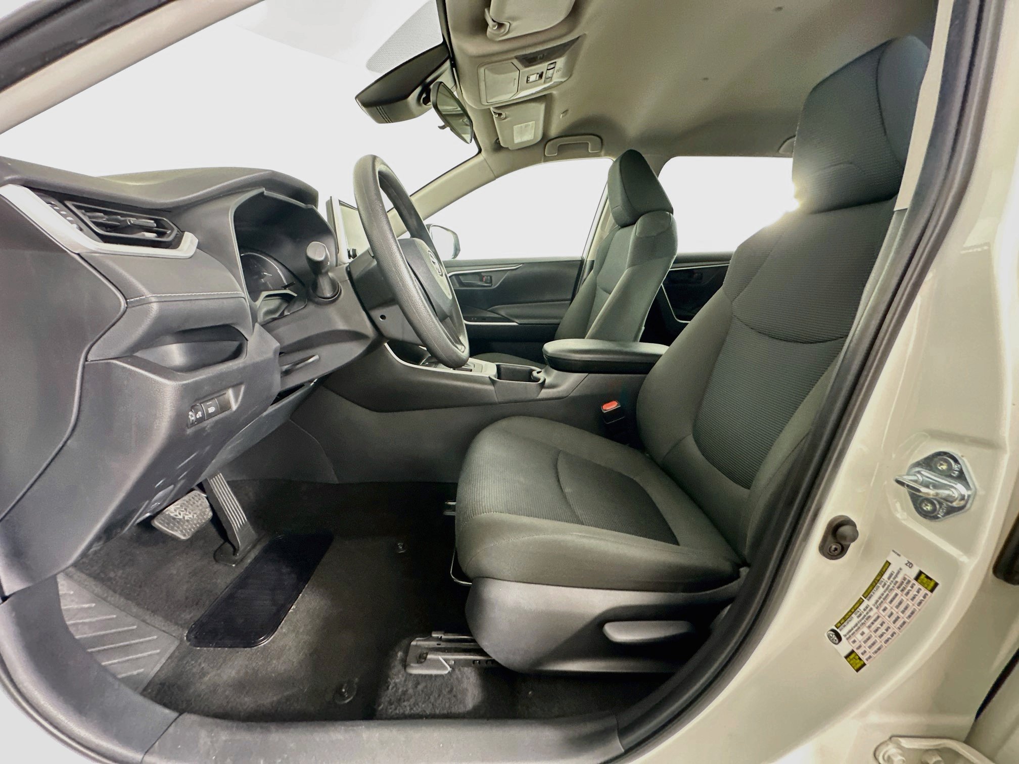 Used 2025 Toyota RAV4 LE AWD/4WD image 13