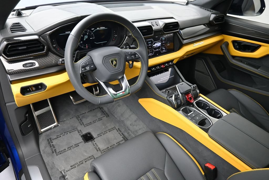 Used 2025 Lamborghini Urus SE AWD/4WD image 4