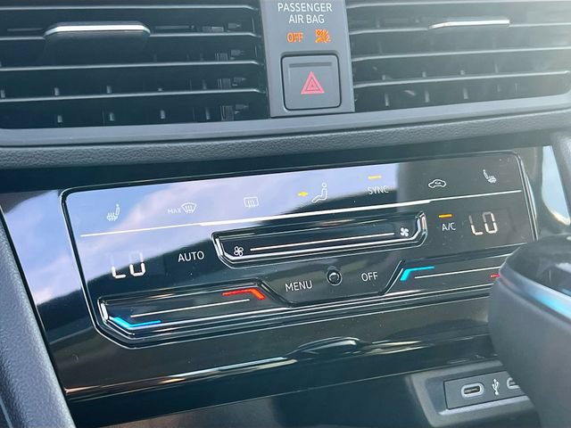 New 2025 Volkswagen Jetta SE FWD image 15