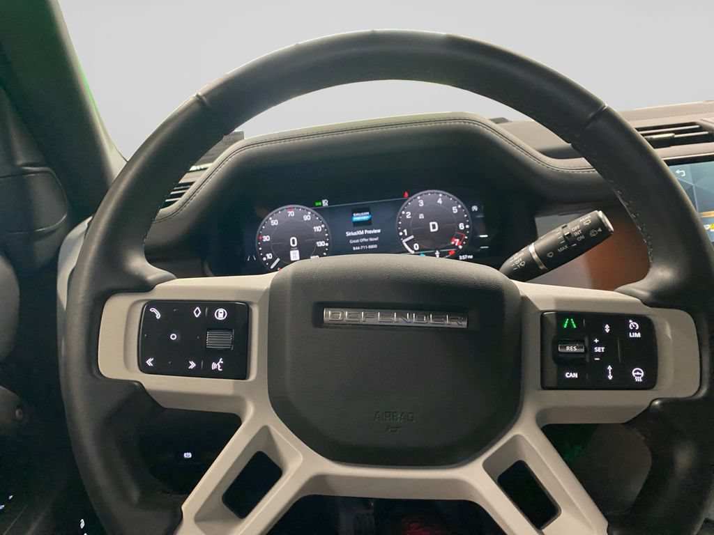 Used 2025 Land Rover Defender 130 X-Dynamic SE AWD/4WD image 15
