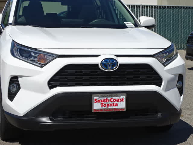 Certified 2019 Toyota RAV4 XLE w/ Convenience Package AWD/4WD image 4