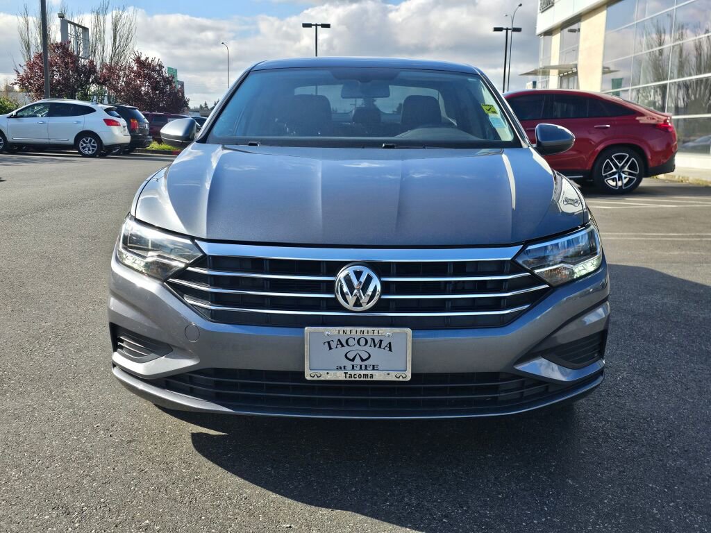 Used 2019 Volkswagen Jetta SE image 2