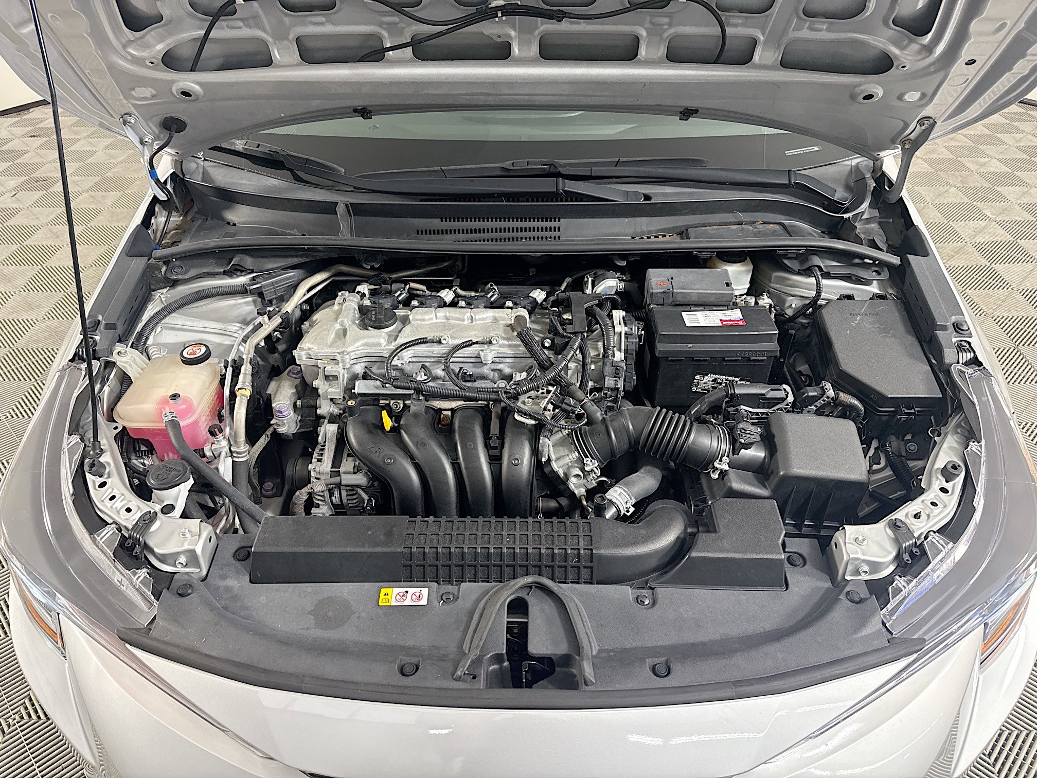 Used 2020 Toyota Corolla LE FWD image 38