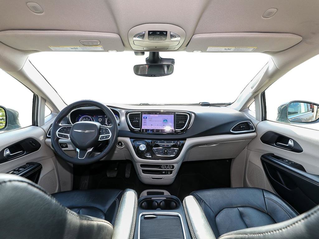 Used 2022 Chrysler Pacifica Touring-L image 24