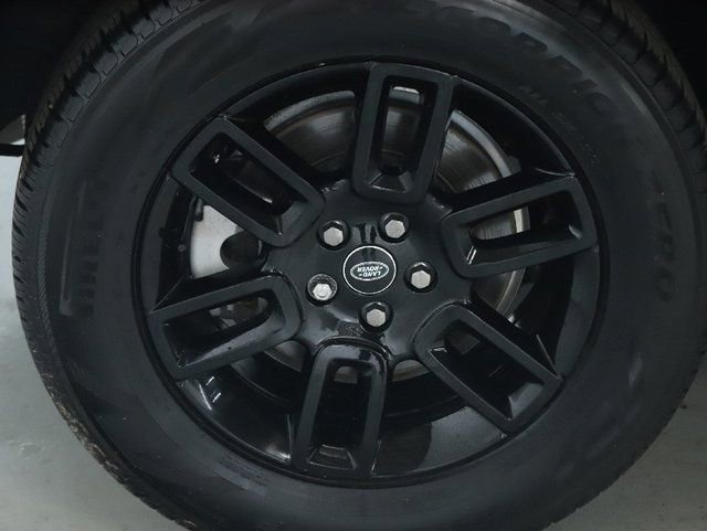 Used 2023 Land Rover Defender 110 SE image 41