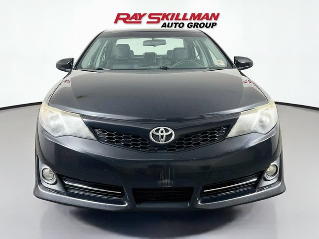 Used 2012 Toyota Camry SE FWD image 2