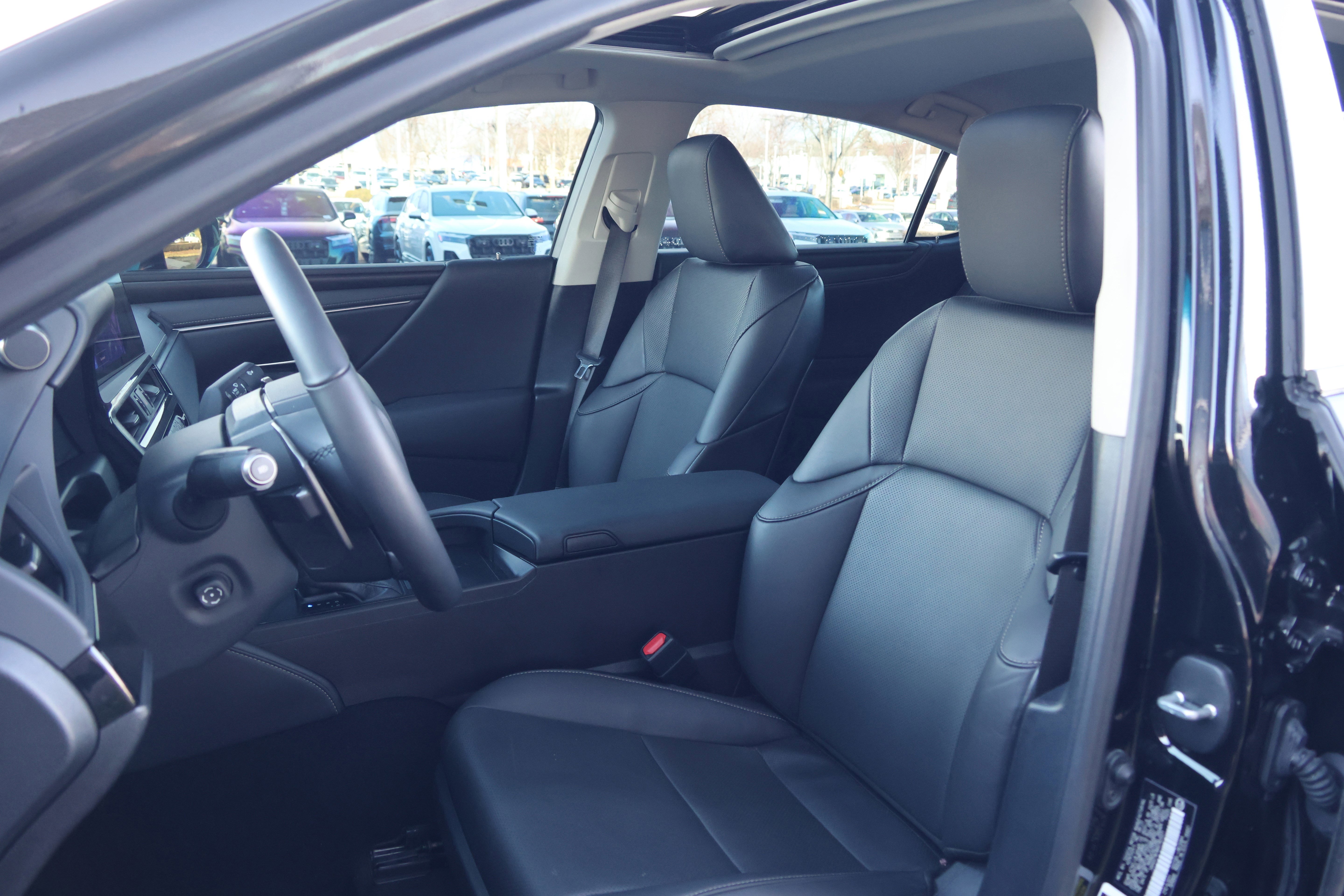 Used 2024 Lexus ES 350 350 w/ Premium Package image 32