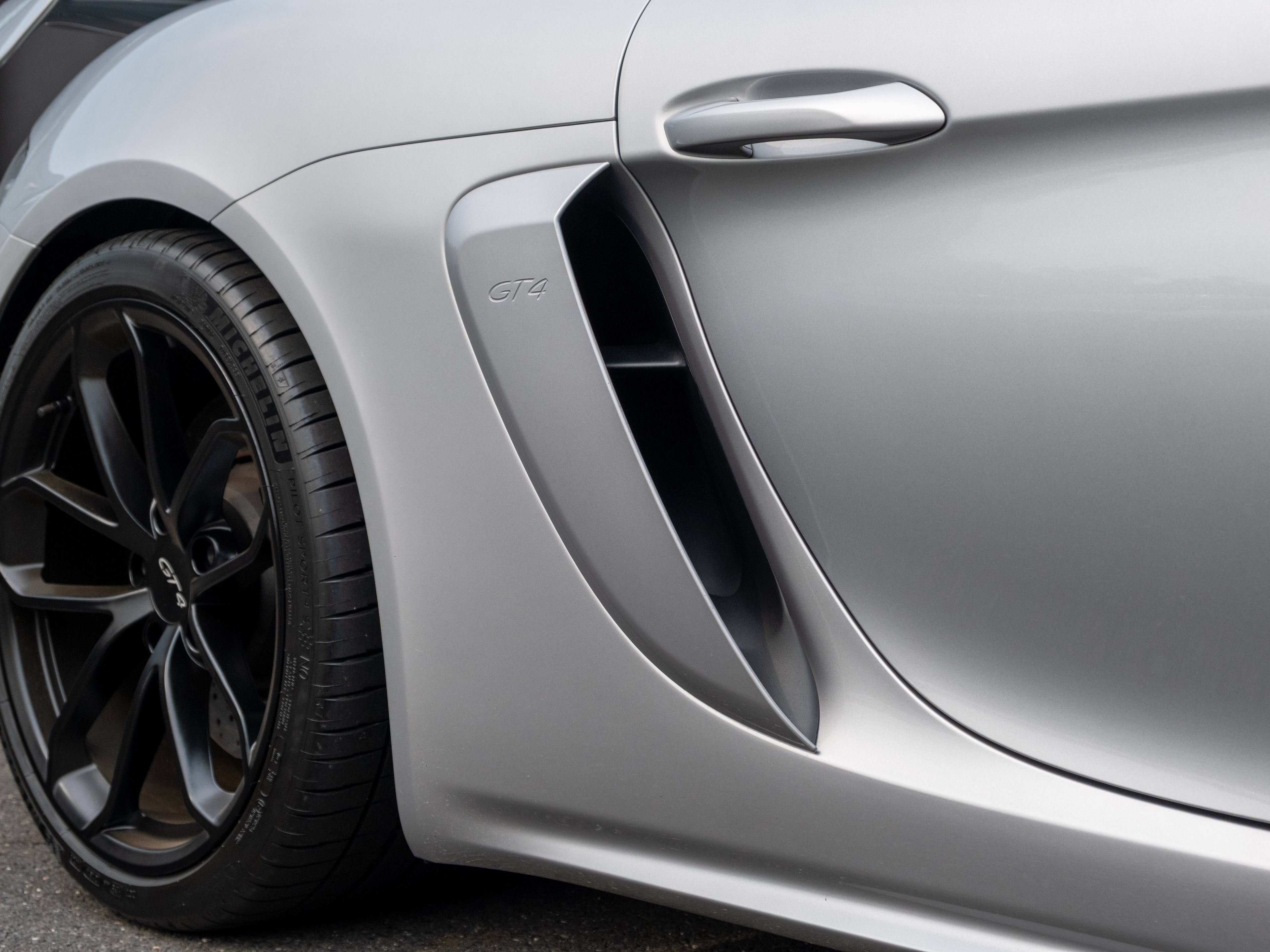 Certified 2021 Porsche 718 Cayman GT4 RWD image 19