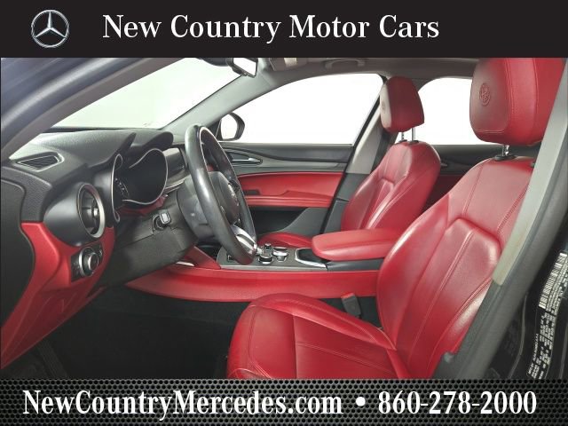 Used 2021 Alfa Romeo Stelvio Ti w/ Nero Edizione image 13