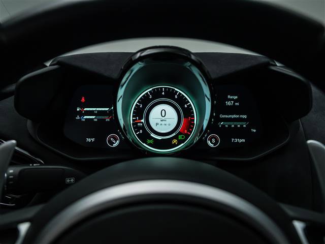 Used 2021 Aston Martin V8 Vantage Automatic image 16