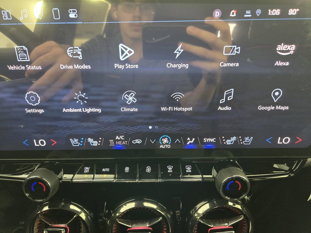 New 2025 Chevrolet Blazer EV RS image 18