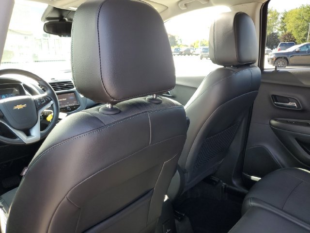 Used 2015 Chevrolet Trax LT w/ LT Sun and Sound Package FWD image 31