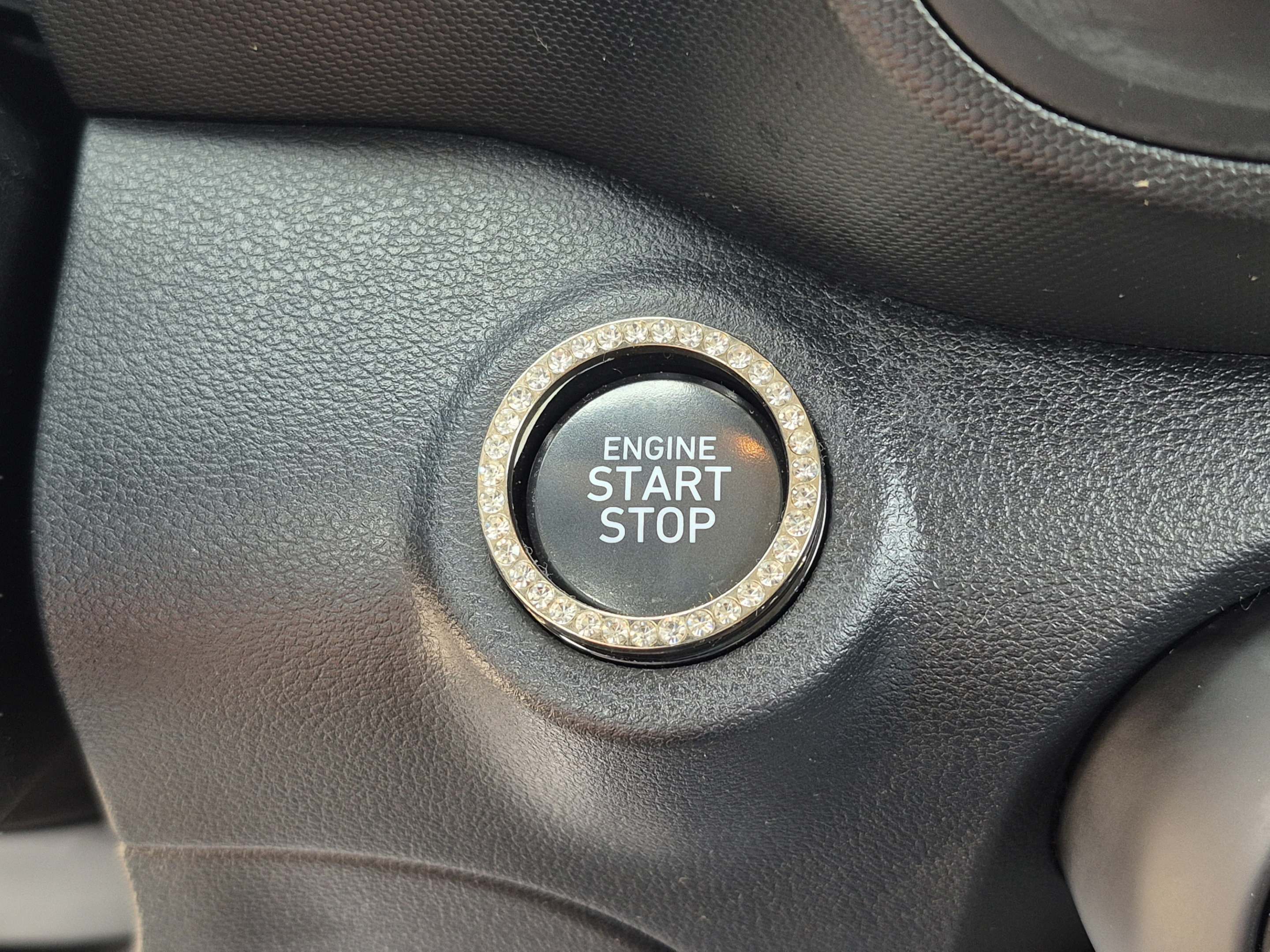 Certified 2022 Hyundai Venue Limited FWD image 28