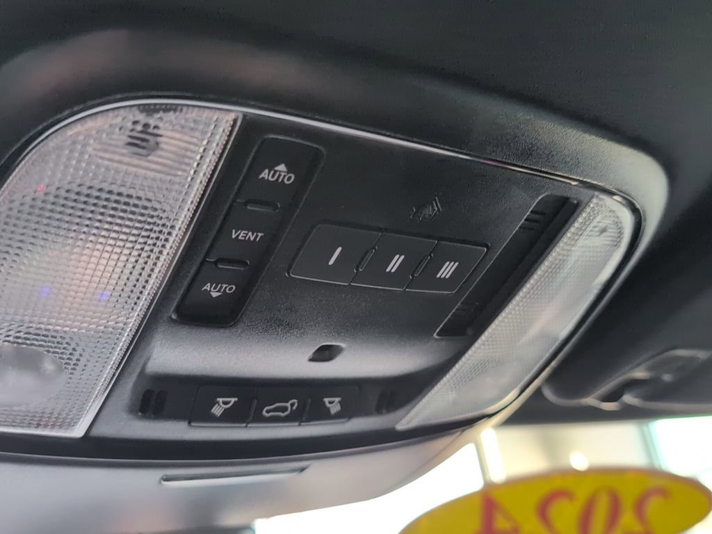 Used 2024 Dodge Durango GT image 39