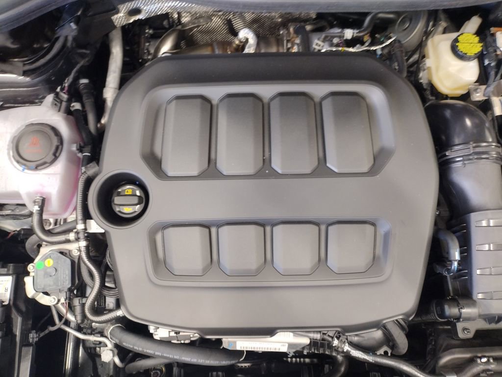 New 2025 Volkswagen Tiguan SE image 6