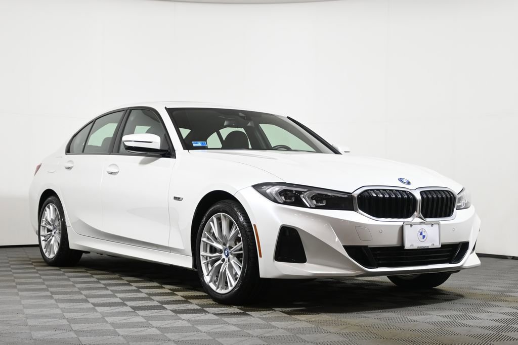 Certified 2023 BMW 330e xDrive w/ Premium Package image 9