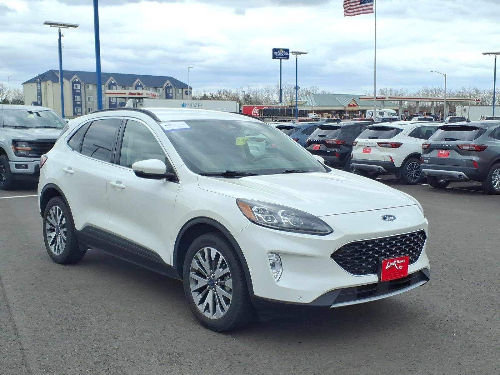 Used 2020 Ford Escape Titanium AWD/4WD image 8