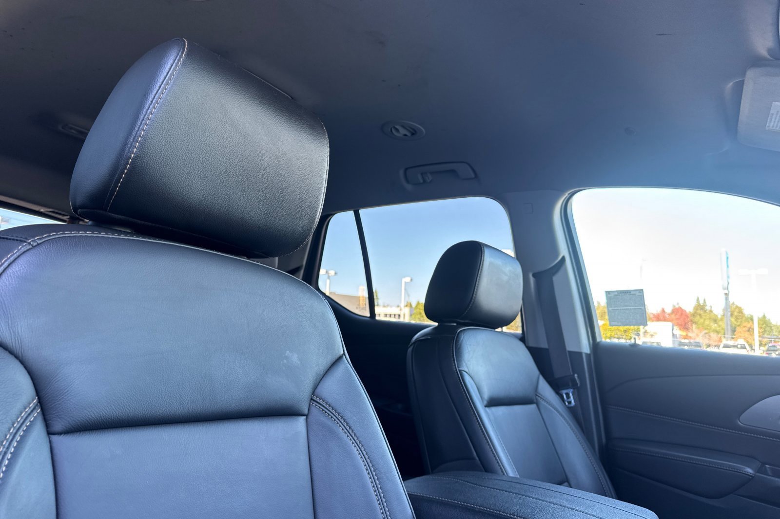 Used 2020 Chevrolet Traverse LT w/ LPO, Blackout Package image 22