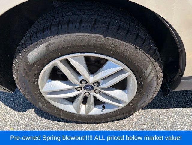 Used 2017 Ford Edge SEL w/ Equipment Group 201A AWD/4WD image 11