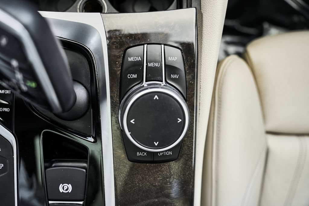 Used 2018 BMW 540i w/ Premium Package RWD image 36