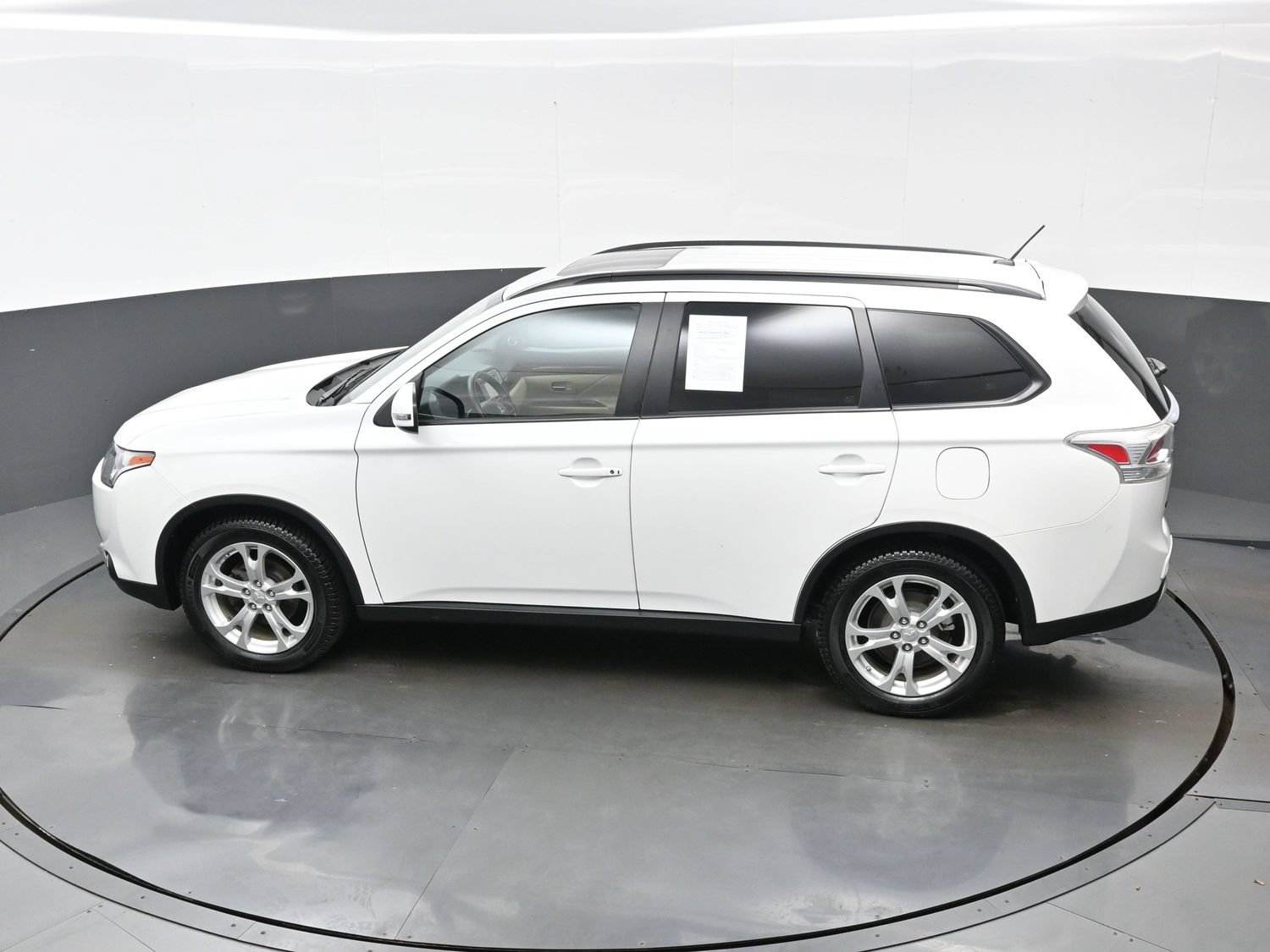 Used 2015 Mitsubishi Outlander SE AWD/4WD image 37